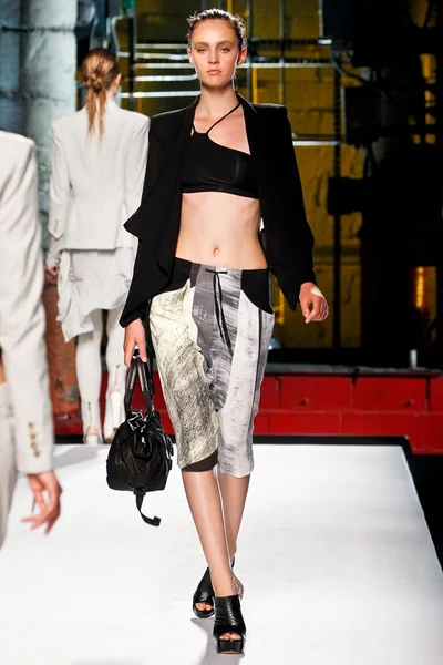 Look 20